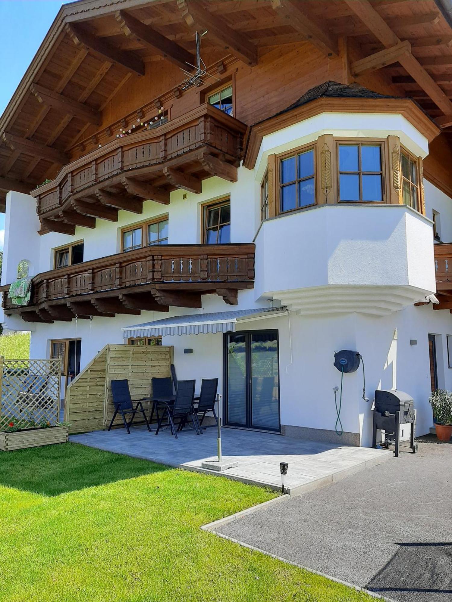 Apart Leonie Apartment Hart im Zillertal Exterior photo